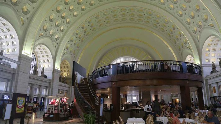 Washington, DC, Union Station main hall with restaurant and vaulted ceiling