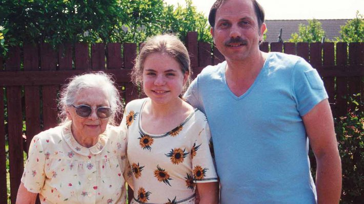3 generations of Jonassons: Ester, Stephanie, Claes